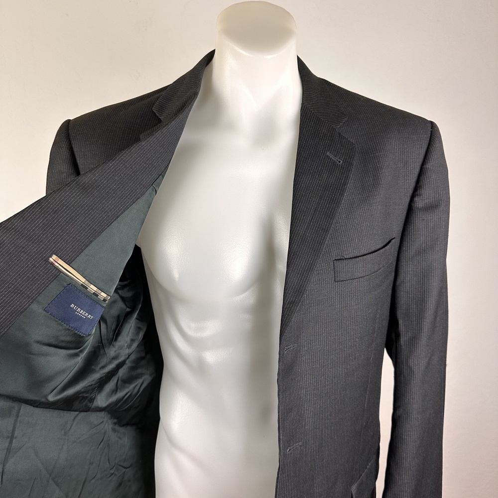 Burberry London Grey Pinstripe Notched Lapel Nova Check Blazer Jacket Size 42L